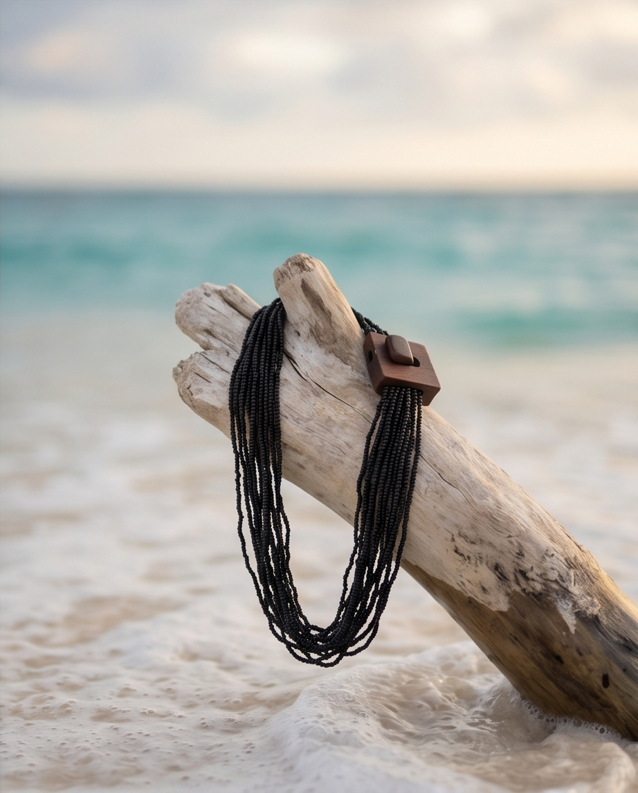 Perla: collana perline di vetro e legno